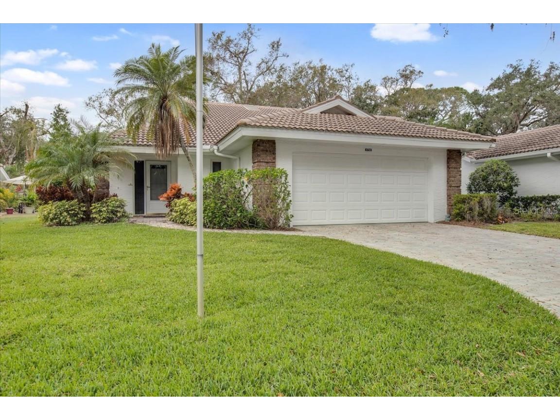 5702 Garden Lakes Drive Bradenton FL 34203 A4559818 image1