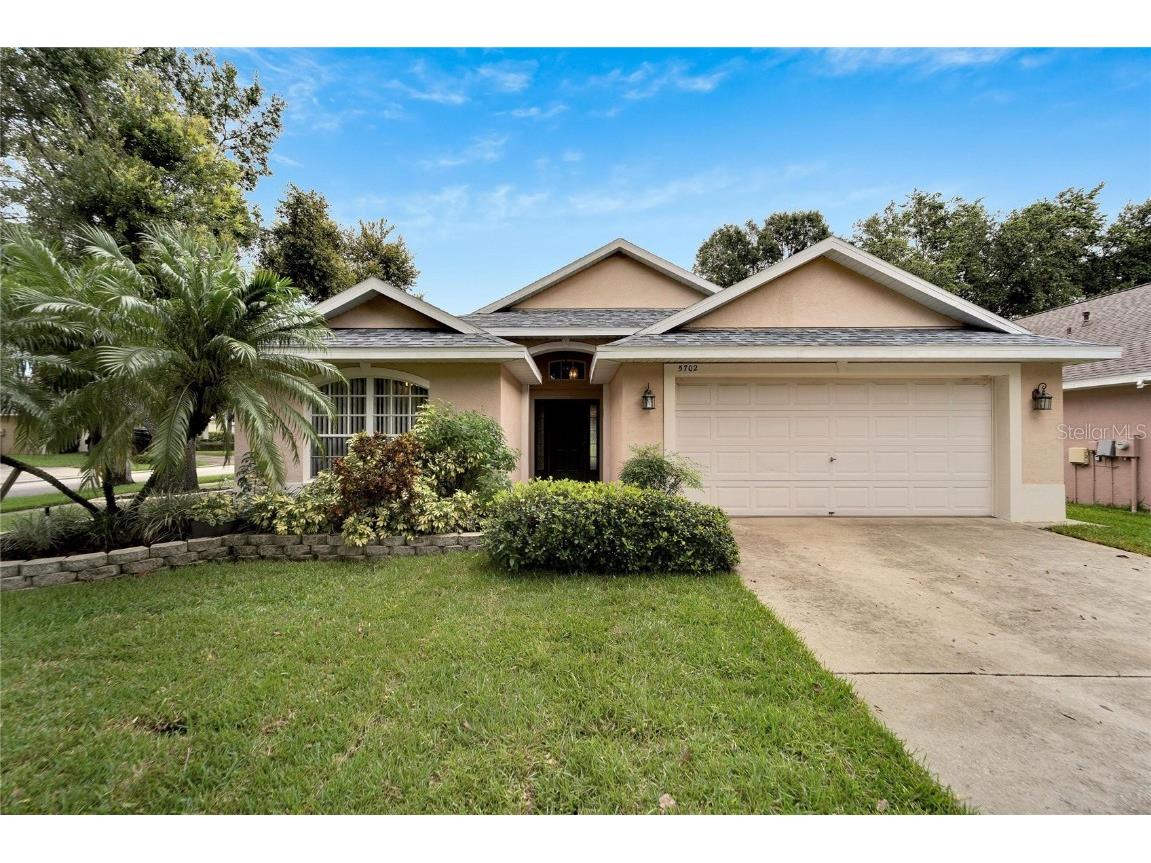 5702 Hawkgrove Place Lithia FL 33547 T3542210 image1