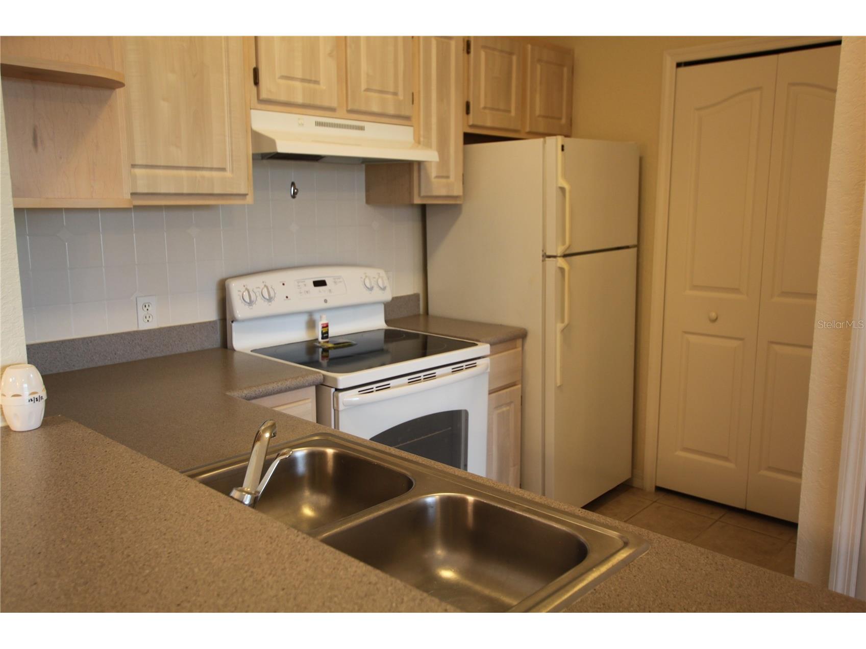 5703 Legacy Crescent Place #304 Riverview FL 33578 O6394802 image3