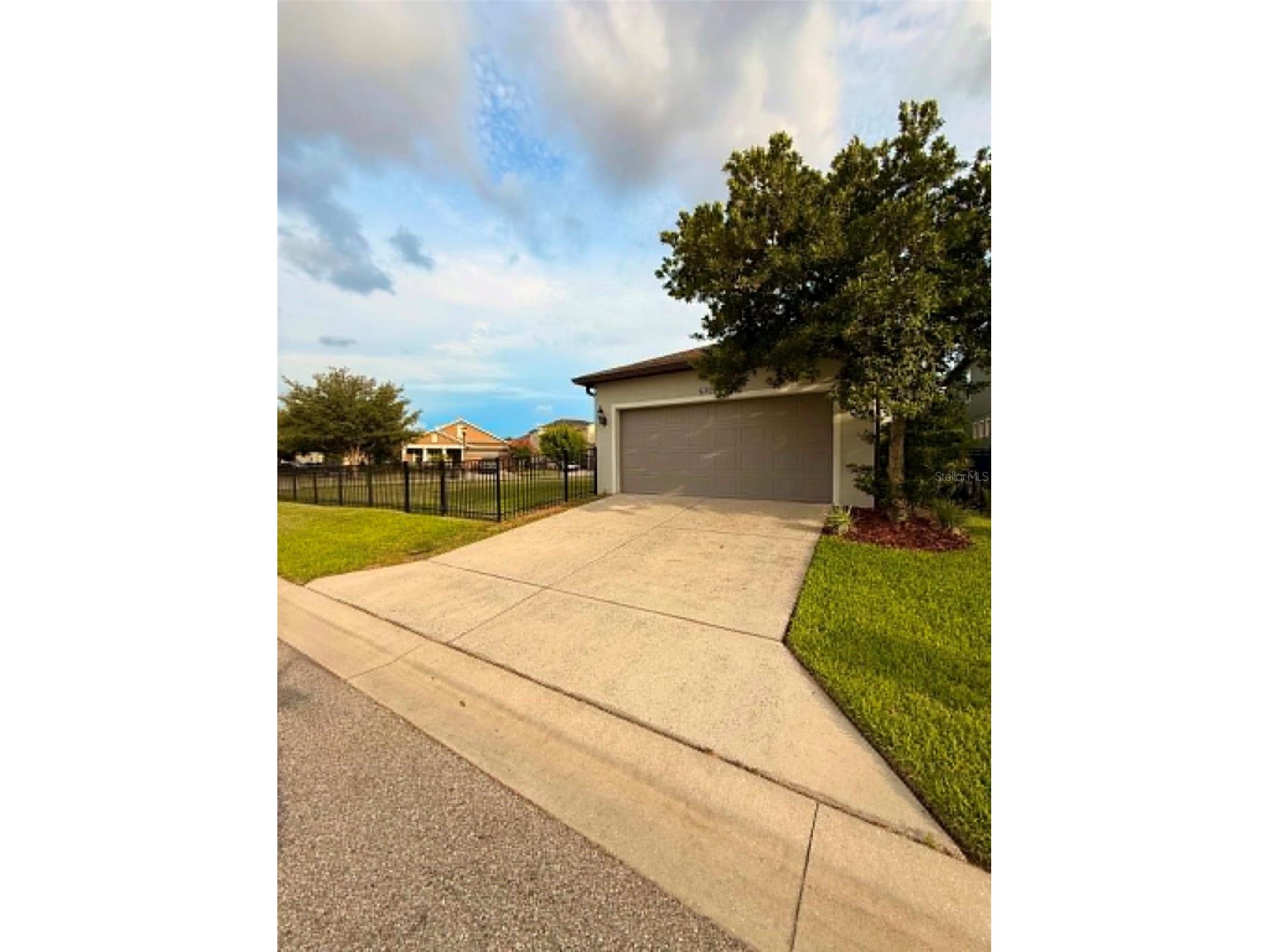 5703 Village Center Drive Lithia FL 33547 TB8520877 image34