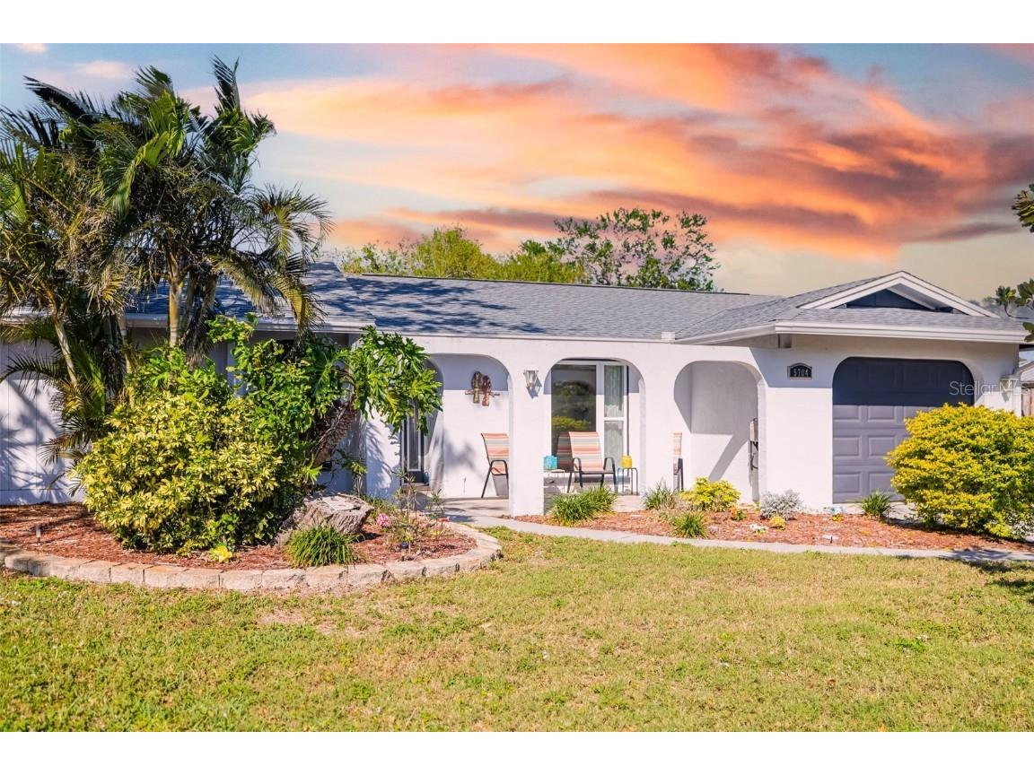 5704 Whistlewood Circle Sarasota FL 34232 A4645151 image1