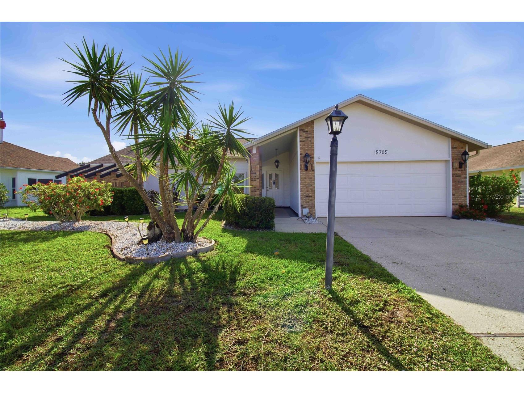 5705 39th Street Circle E Bradenton FL 34203 A4690704 image1