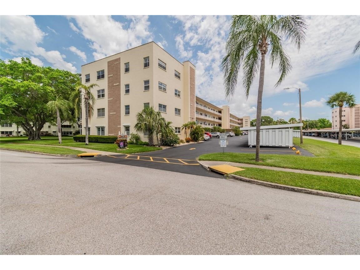 5705 80th Street N #105 Saint Petersburg FL 33709 U8226701 image1