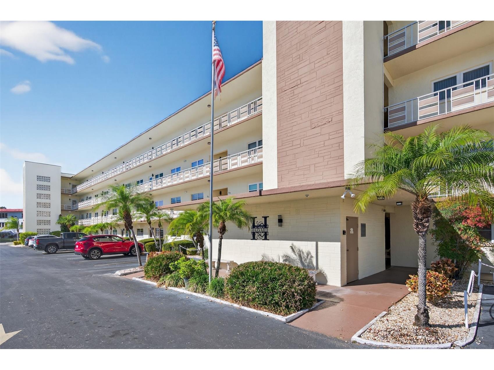 5705 80th Street N #105 Saint Petersburg FL 33709 TB8467877 image1