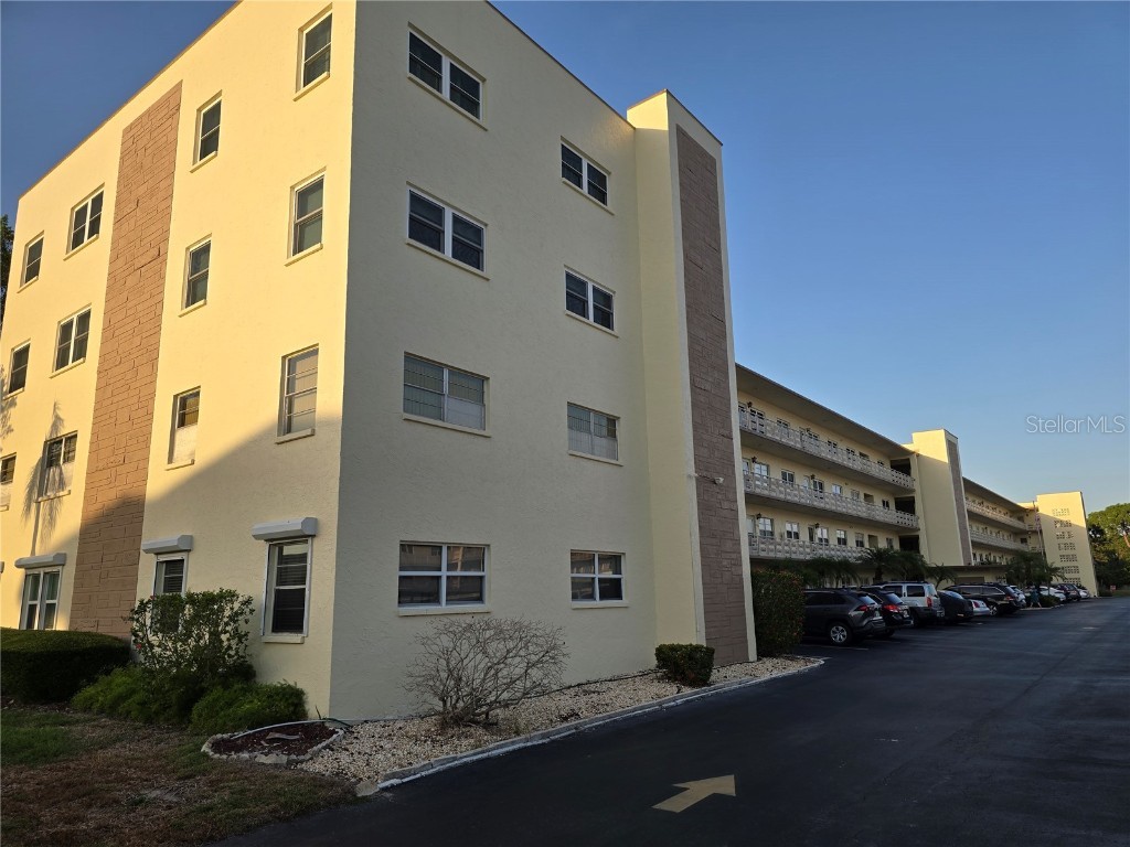 5705 80th Street N #303 Saint Petersburg FL 33709 TB8386352 image1