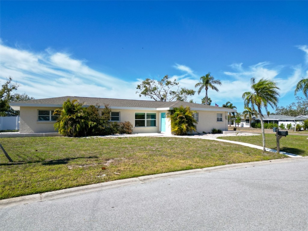 5706 Merrimac Drive Sarasota FL 34231 A4642724 image1