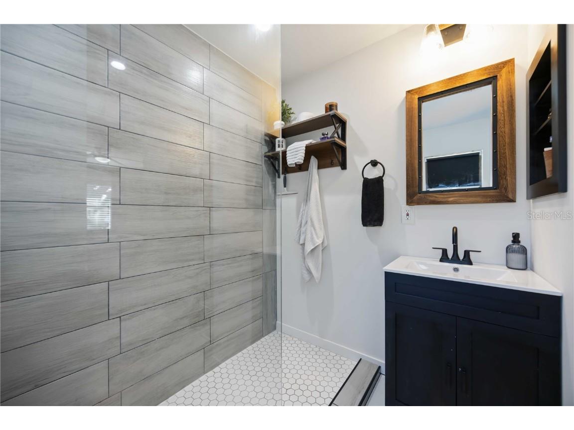 5707 Deer Hollow Lane W Sarasota FL 34232 A4669834 image16