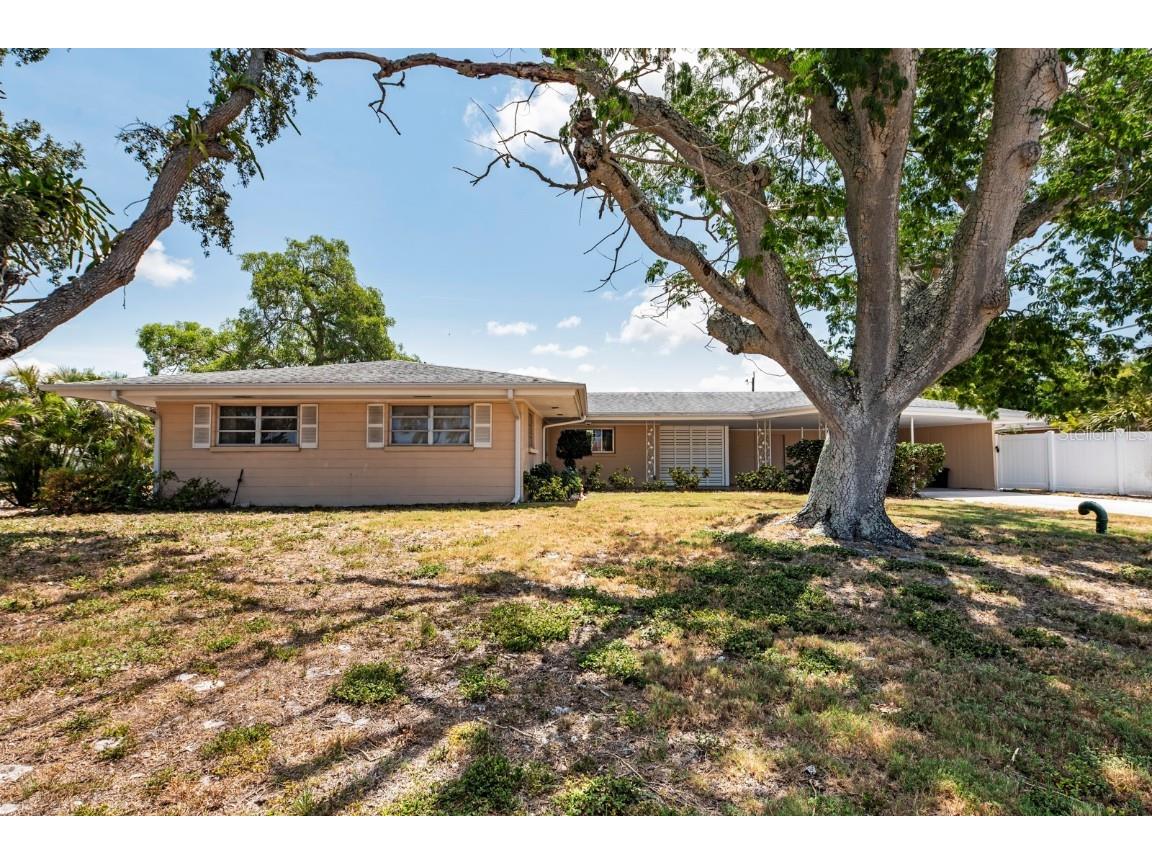 5707 Merrimac Drive Sarasota FL 34231 A4613489 image1