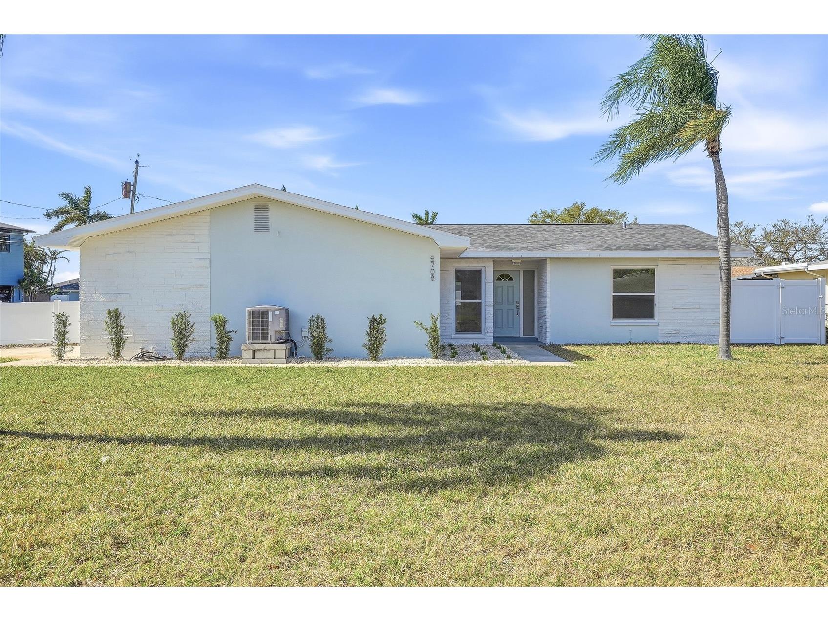 5708 Bayshore Drive Seminole FL 33772 TB8493849 image1