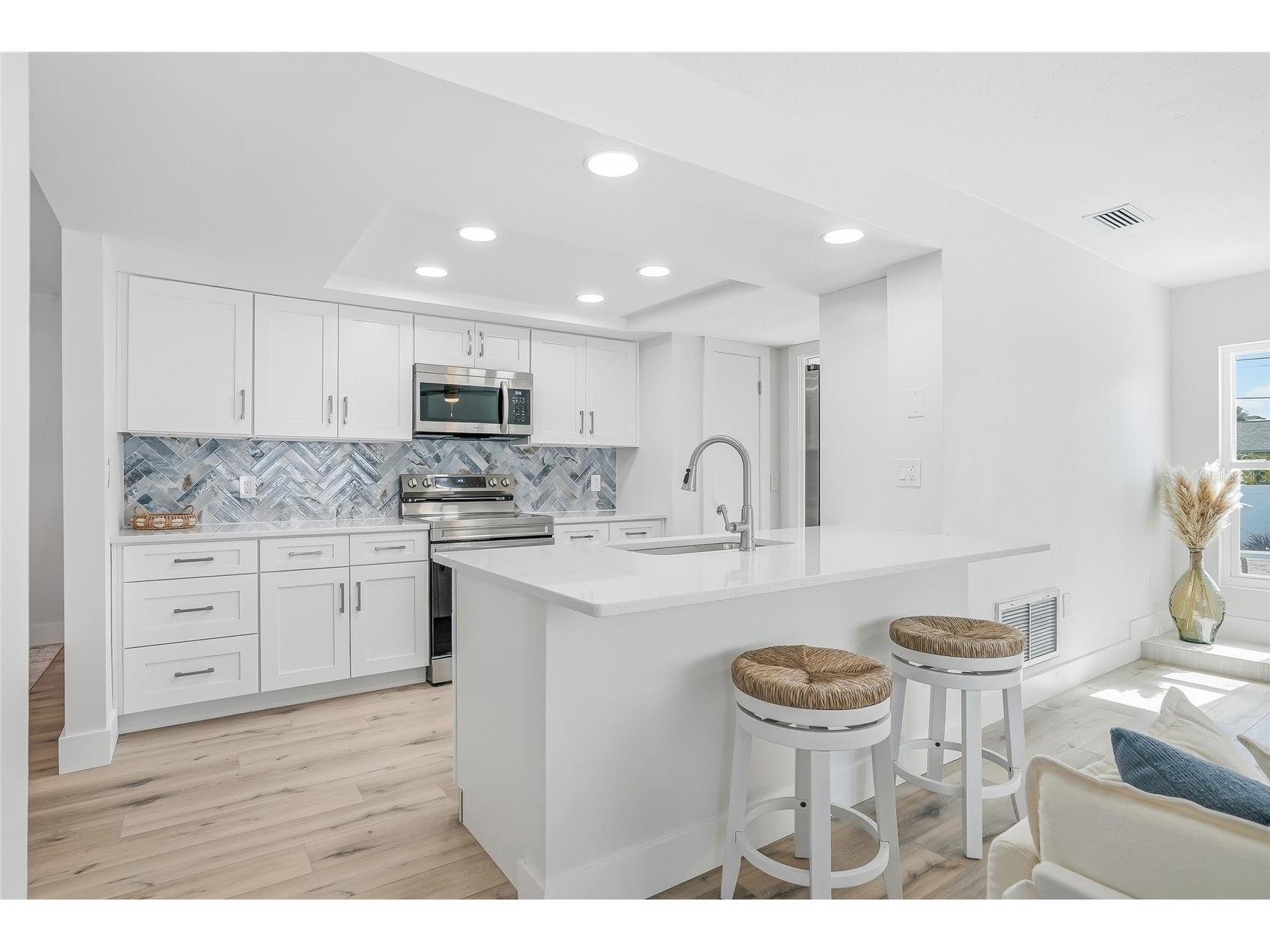 5708 Bayshore Drive Seminole FL 33772 TB8493849 image19