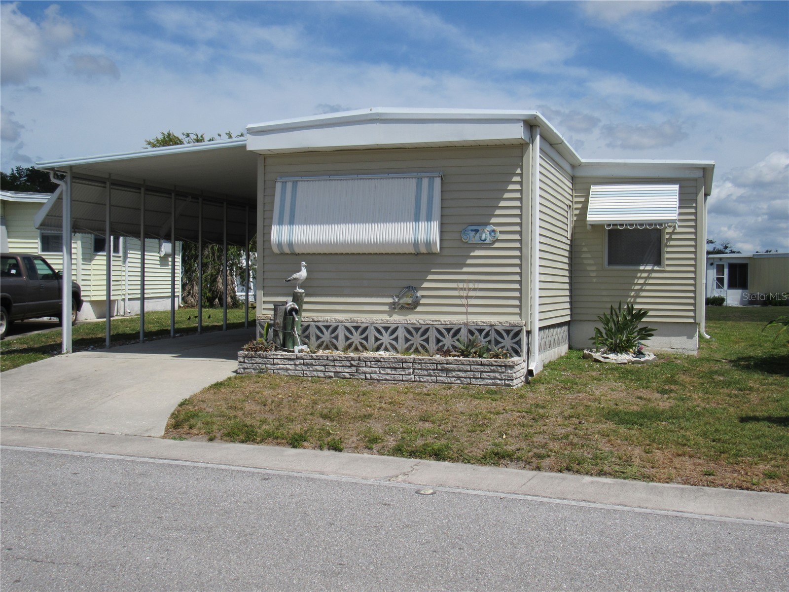 5709 Holiday Park Boulevard North Port FL 34287 C7525550 image1