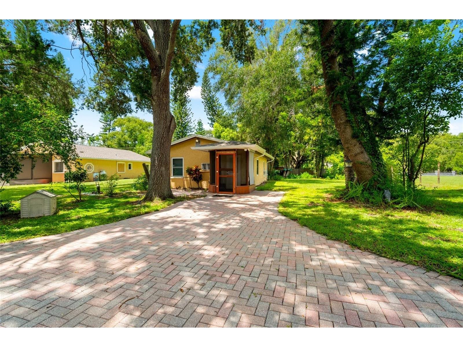 5709 Lake Le Clare Road Lutz FL 33558 TB8525861 image1
