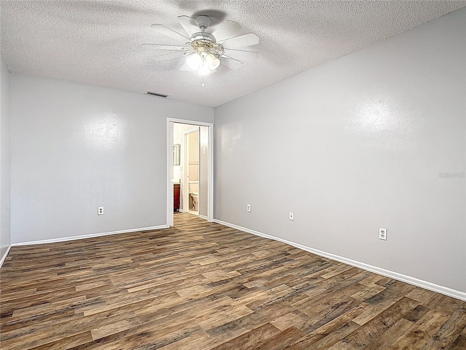 571 Hunter Circle Kissimmee FL 34758 O6388517 image15