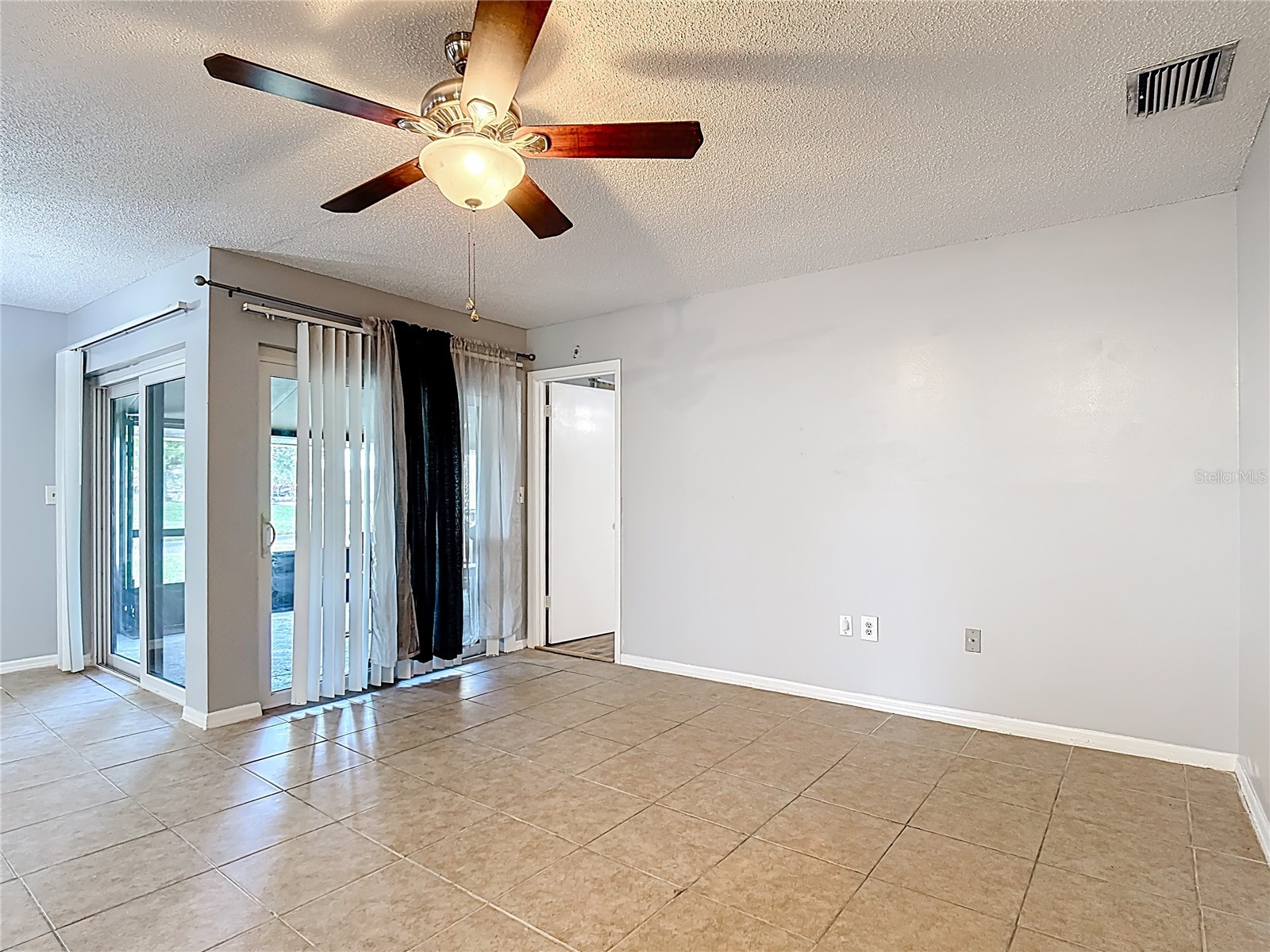 571 Hunter Circle Kissimmee FL 34758 O6388517 image5