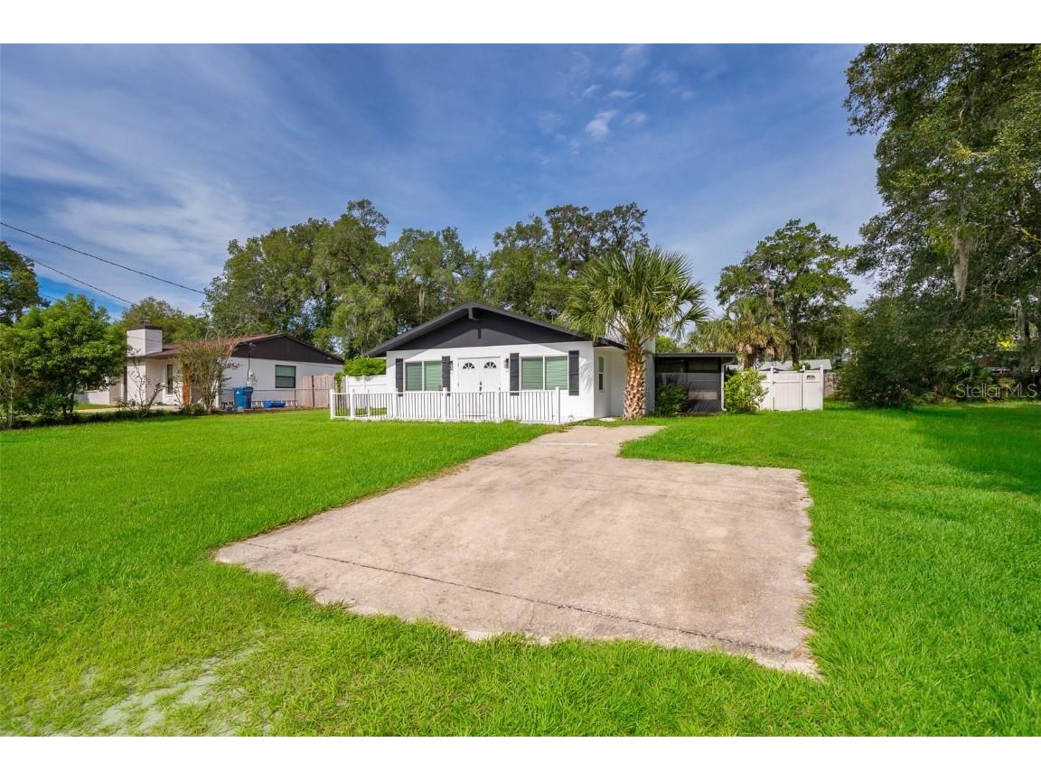 571 James Street Orange City FL 32763 V4943775 image1