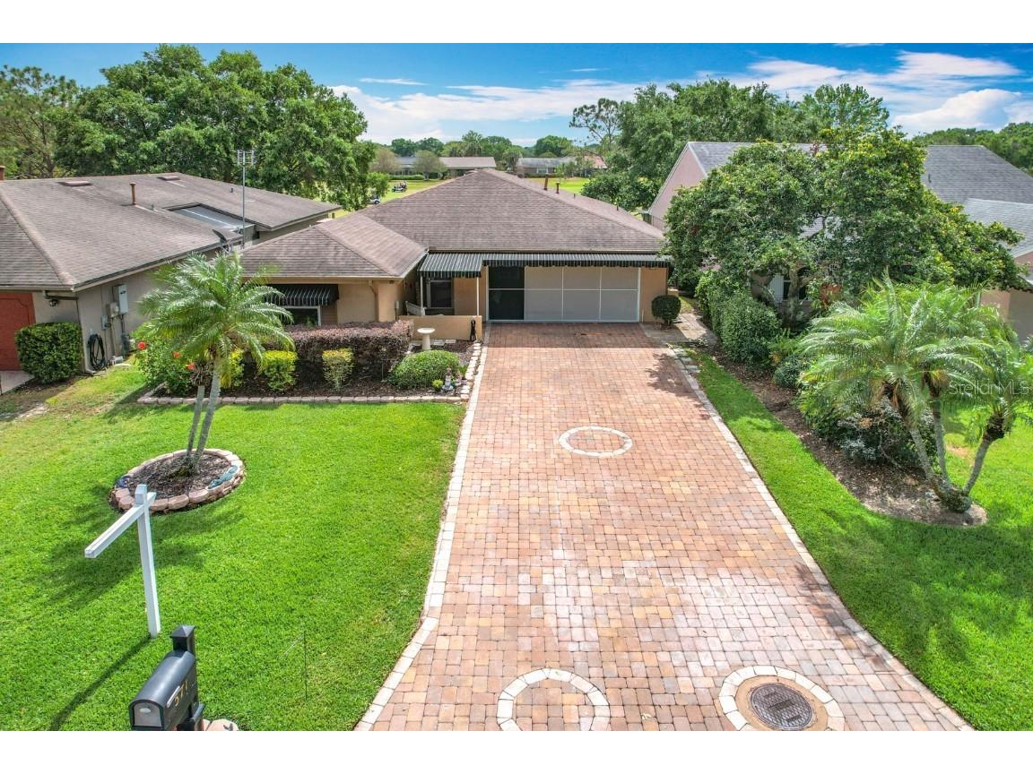 571 Saint Andrews Rd Winter Haven FL 33884 P4934312 image1