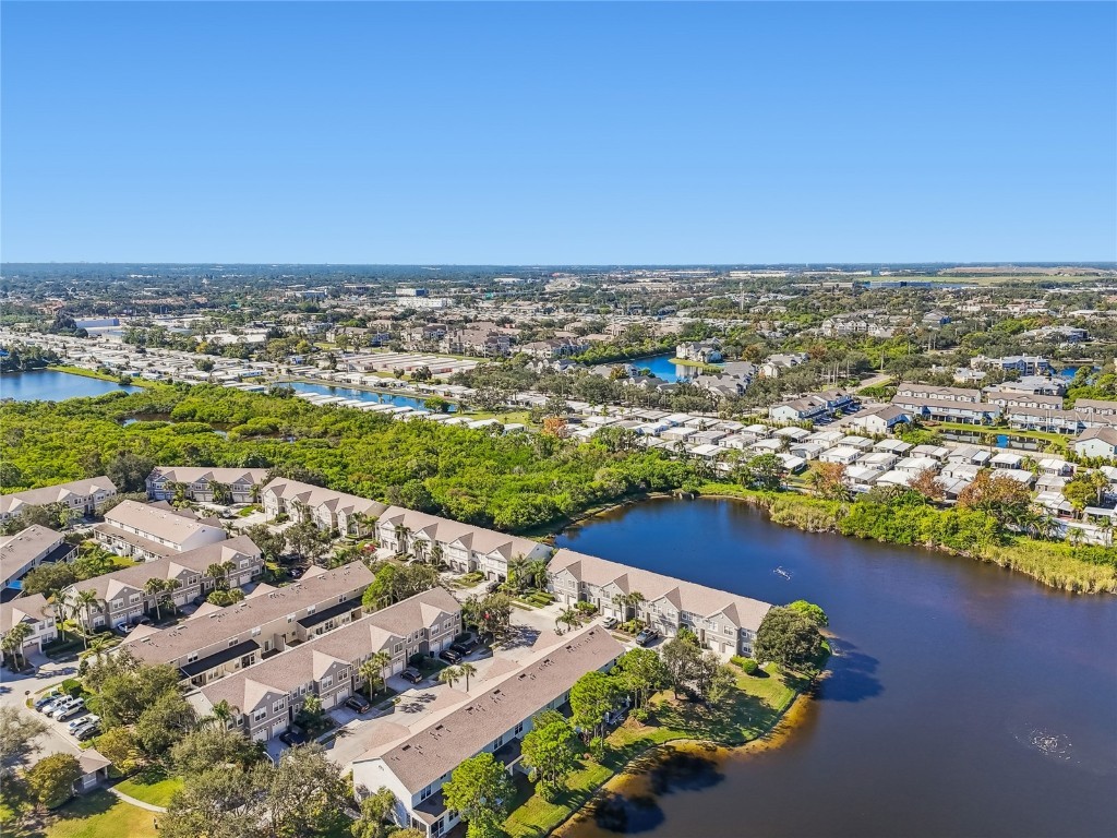 571 Shoreham Court NE Saint Petersburg FL 33716 TB8445984 image3