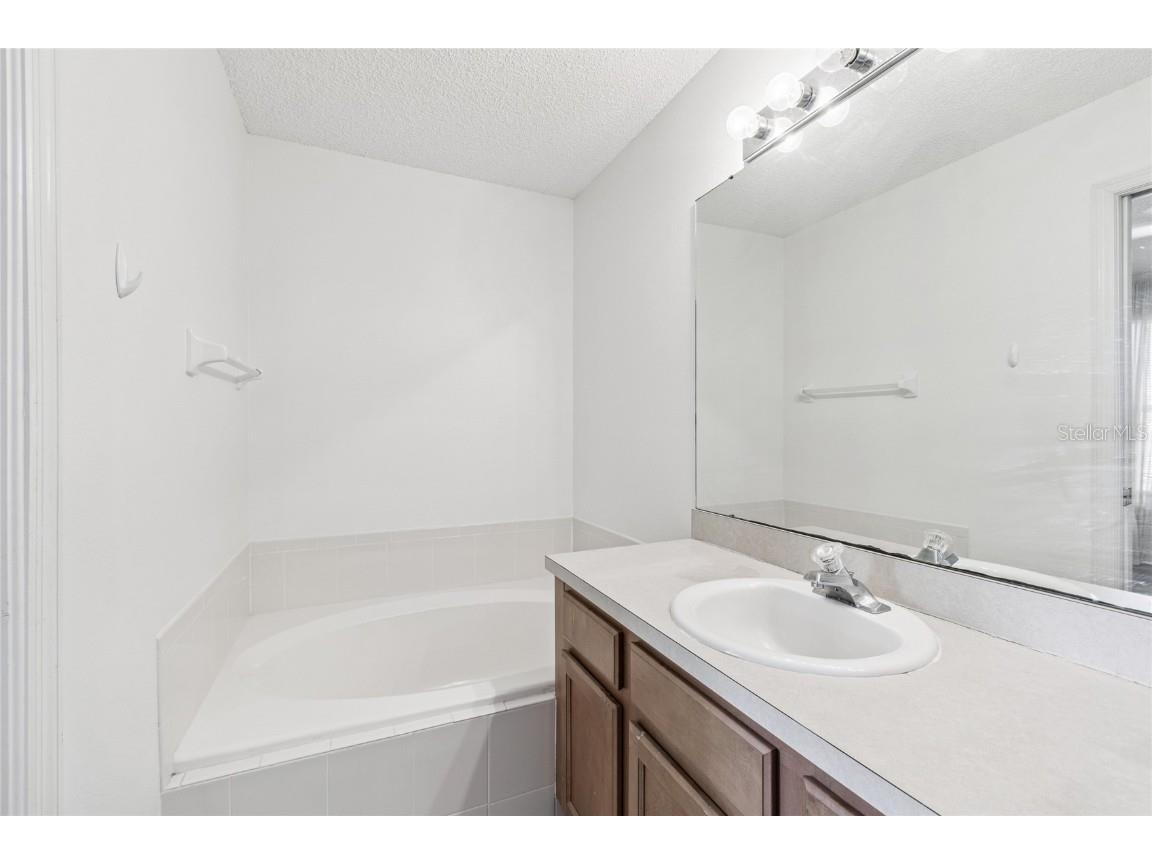 571 Shoreham Court NE Saint Petersburg FL 33716 TB8445984 image45