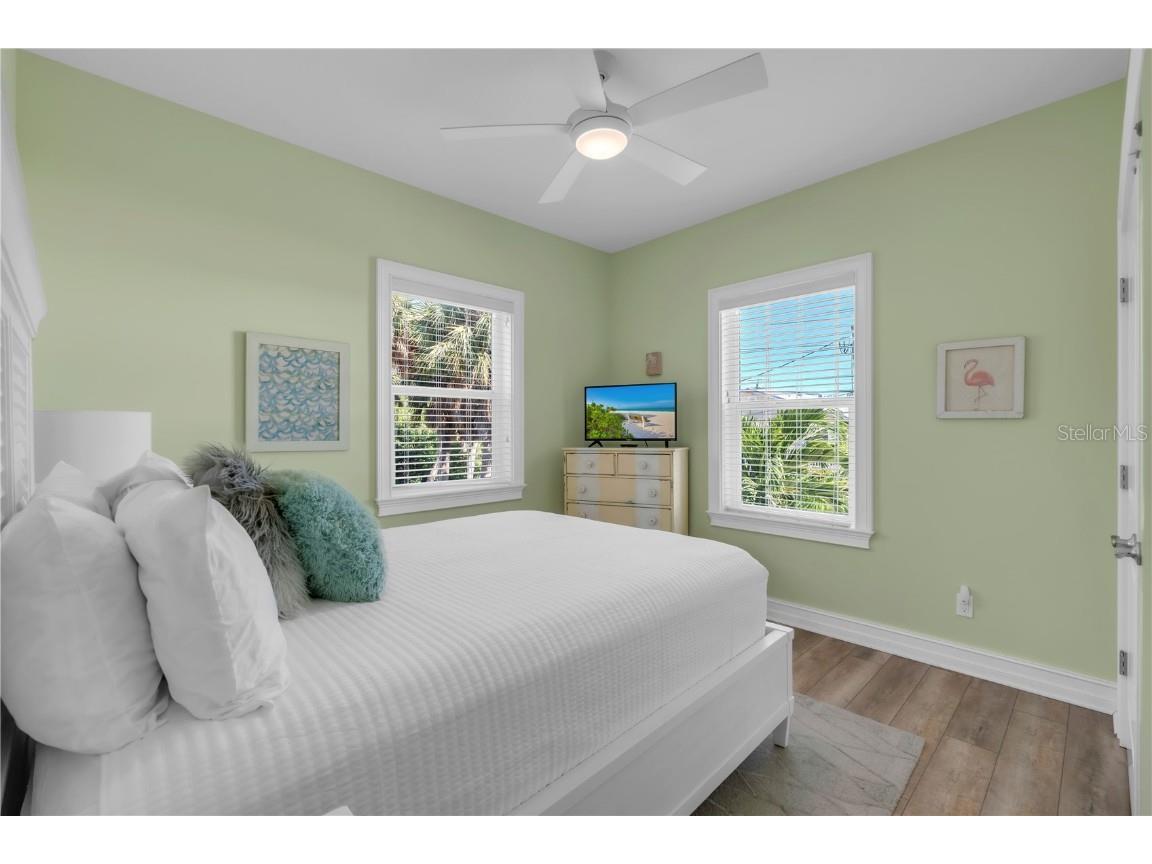 5710 Carissa Street Holmes Beach FL 34217 A4675415 image23