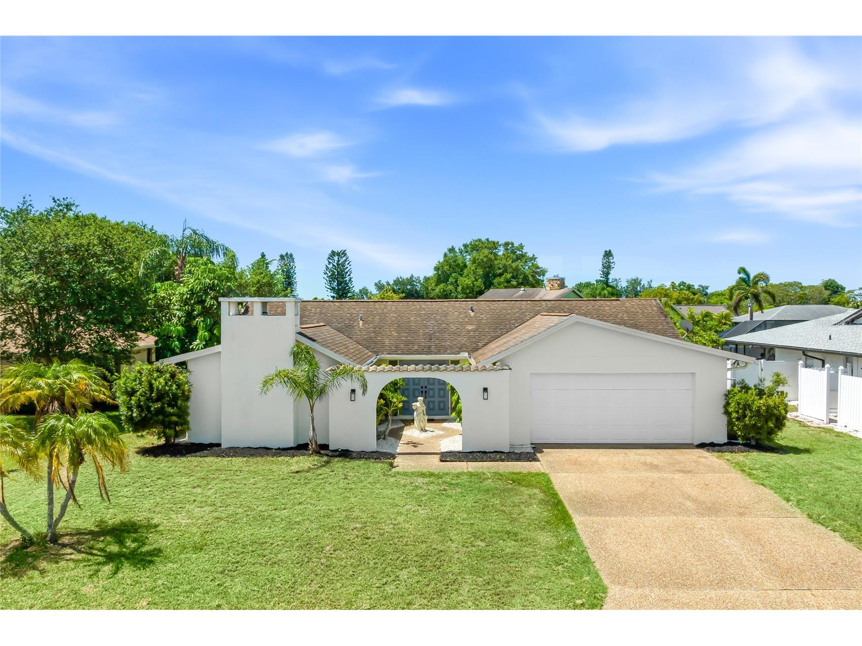 5710 Doral Court Sarasota FL 34238 A4694546 image1
