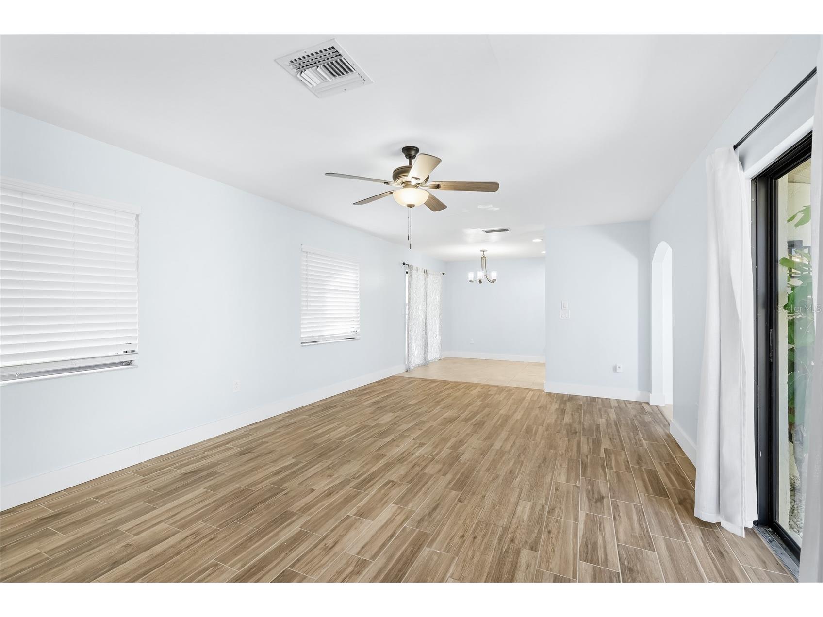 5710 Doral Court Sarasota FL 34238 A4694546 image11
