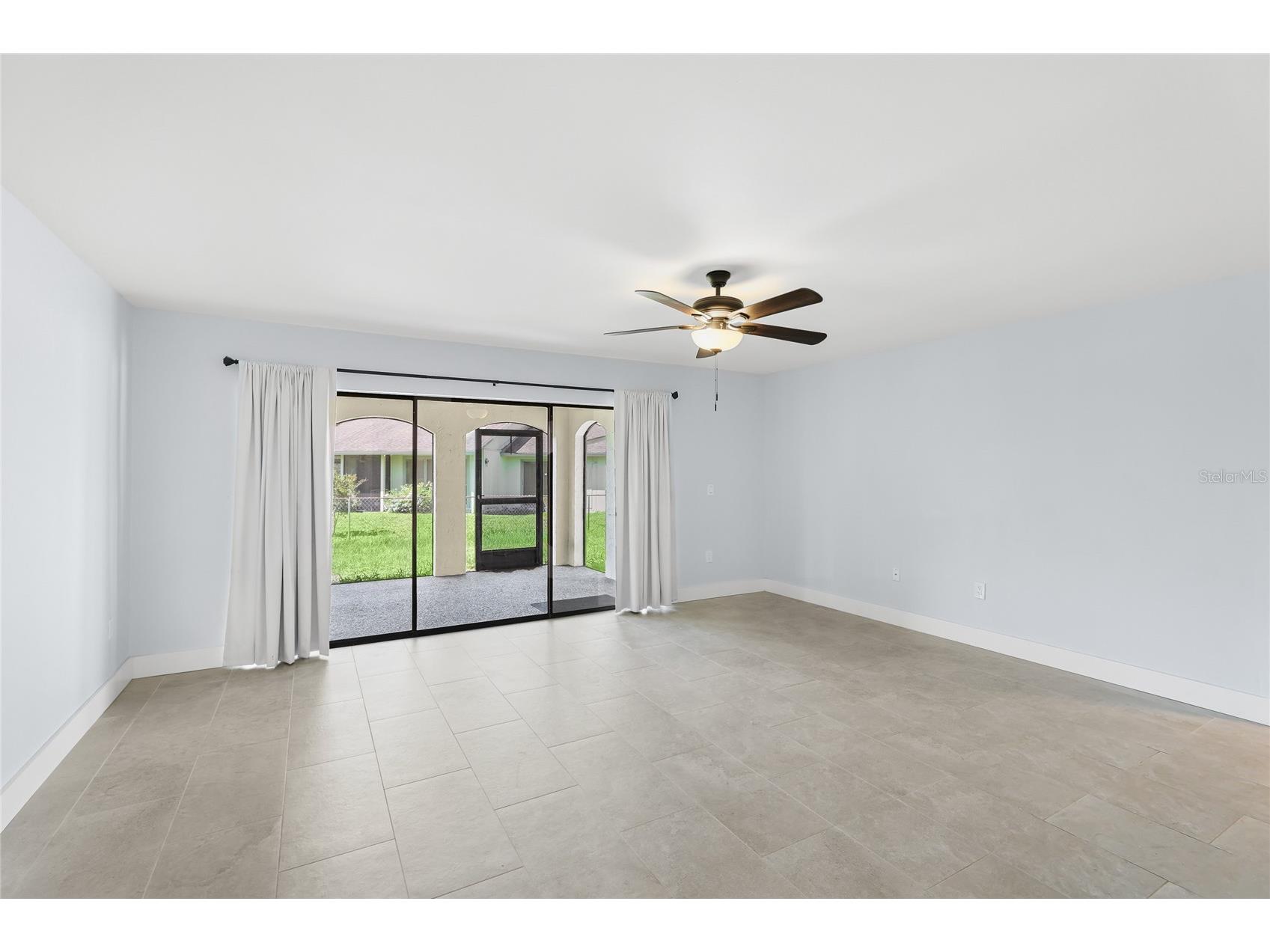 5710 Doral Court Sarasota FL 34238 A4694546 image18