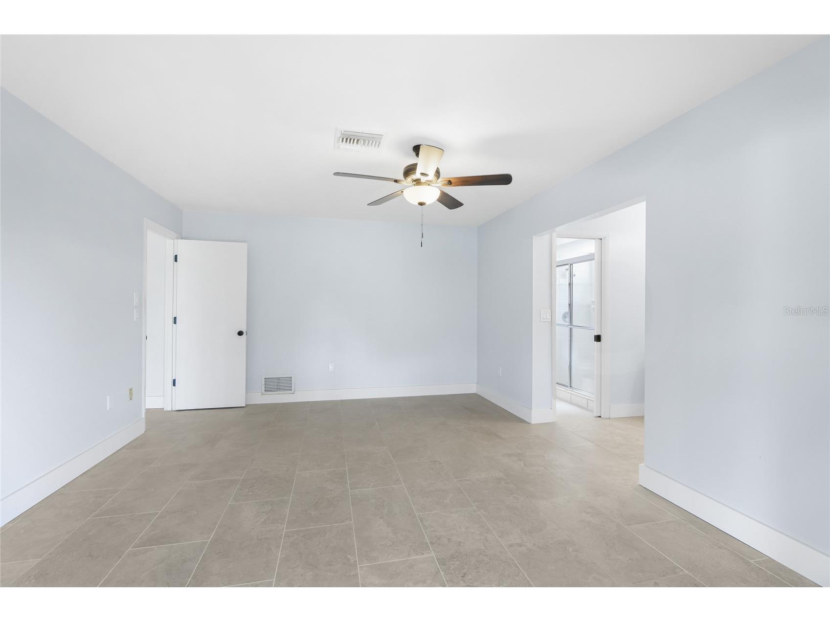 5710 Doral Court Sarasota FL 34238 A4694546 image24
