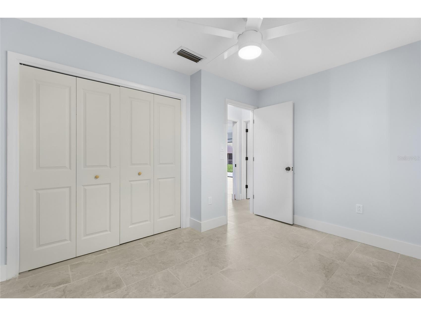 5710 Doral Court Sarasota FL 34238 A4694546 image32