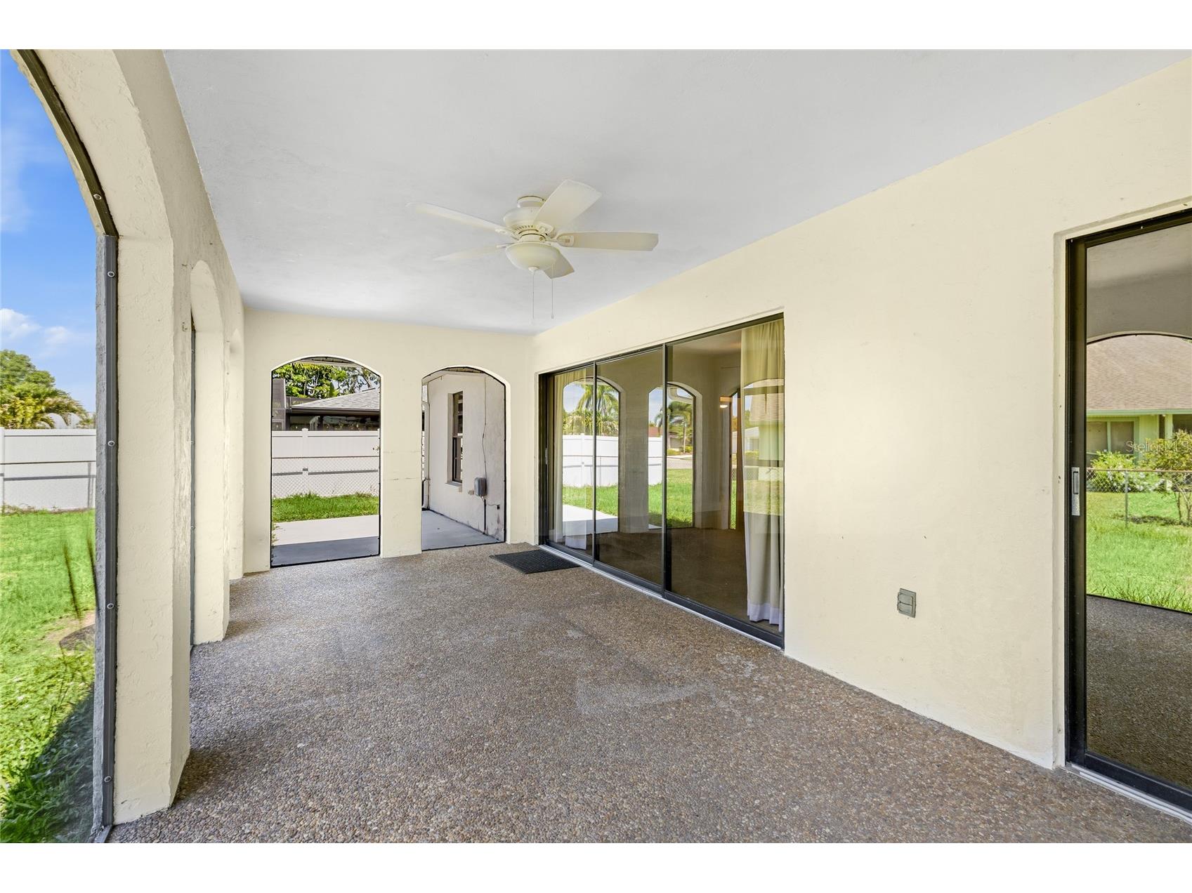 5710 Doral Court Sarasota FL 34238 A4694546 image35