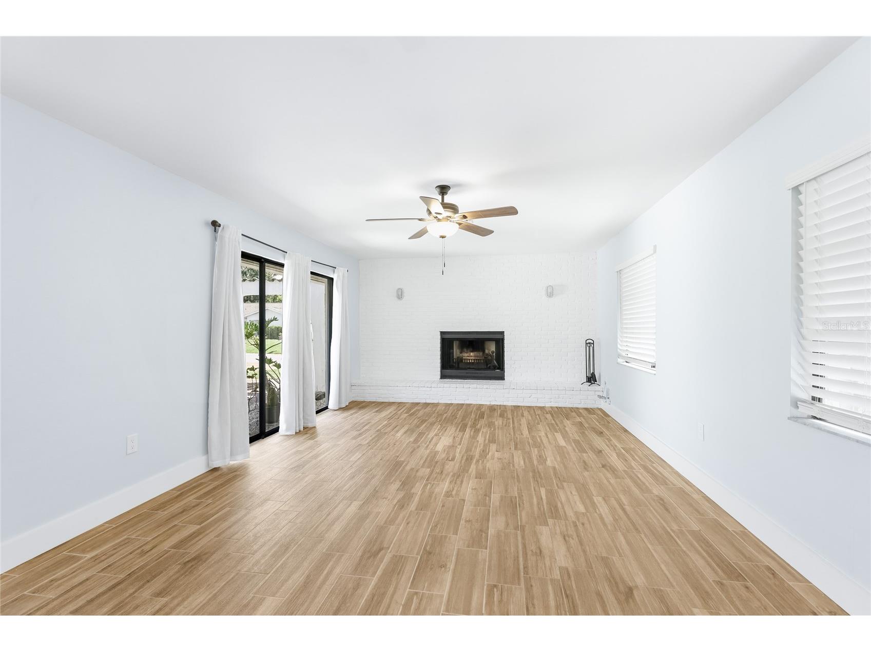 5710 Doral Court Sarasota FL 34238 A4694546 image9