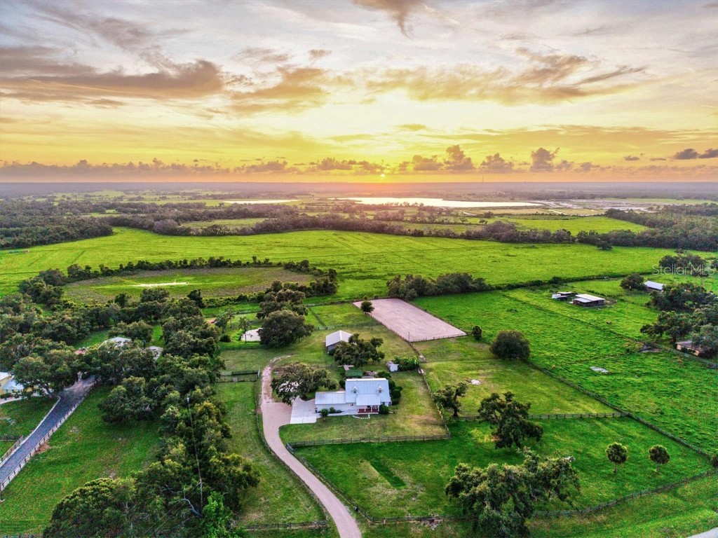 5710 Vanderipe Rd Sarasota FL 34241 A4658570 image1