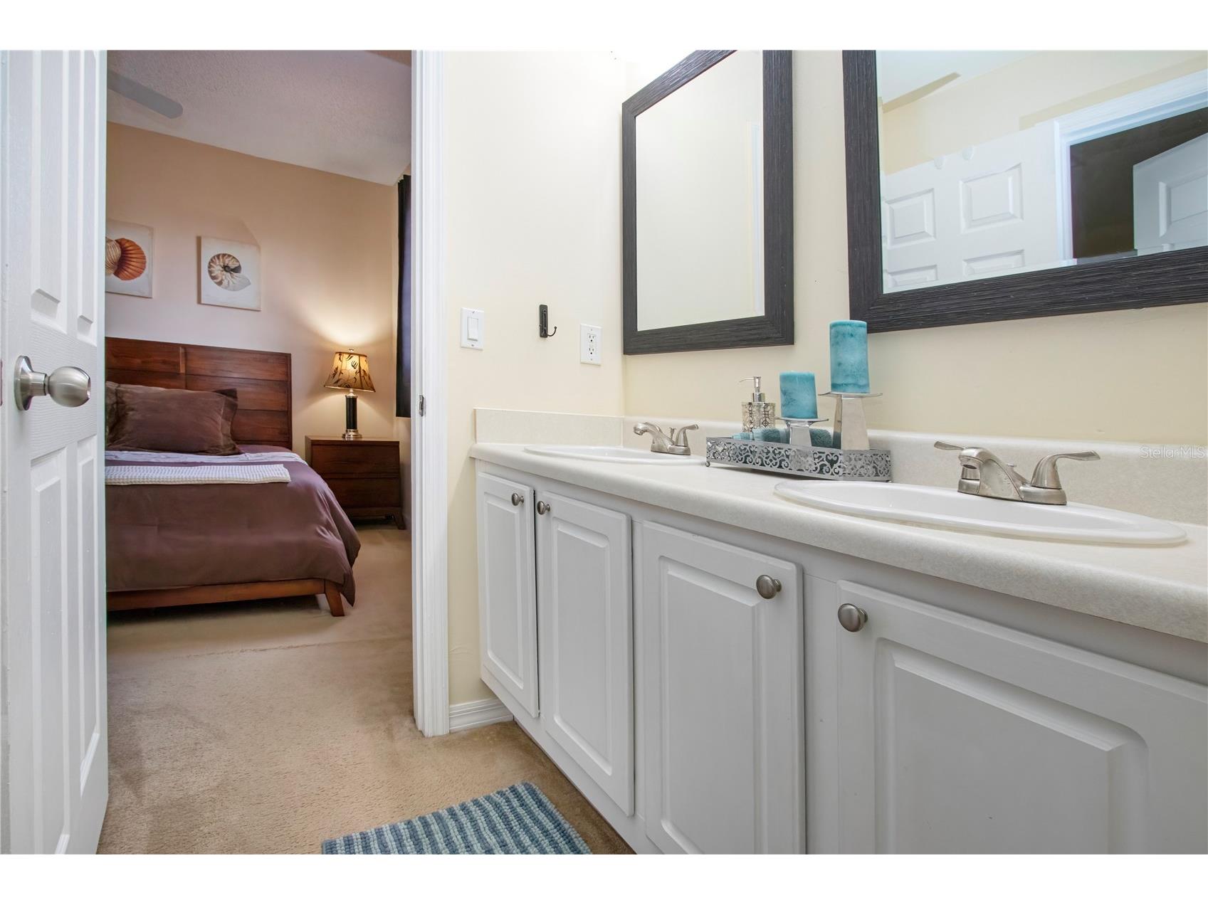 5711 Bentgrass Drive #19-202 Sarasota FL 34235 A4685182 image28