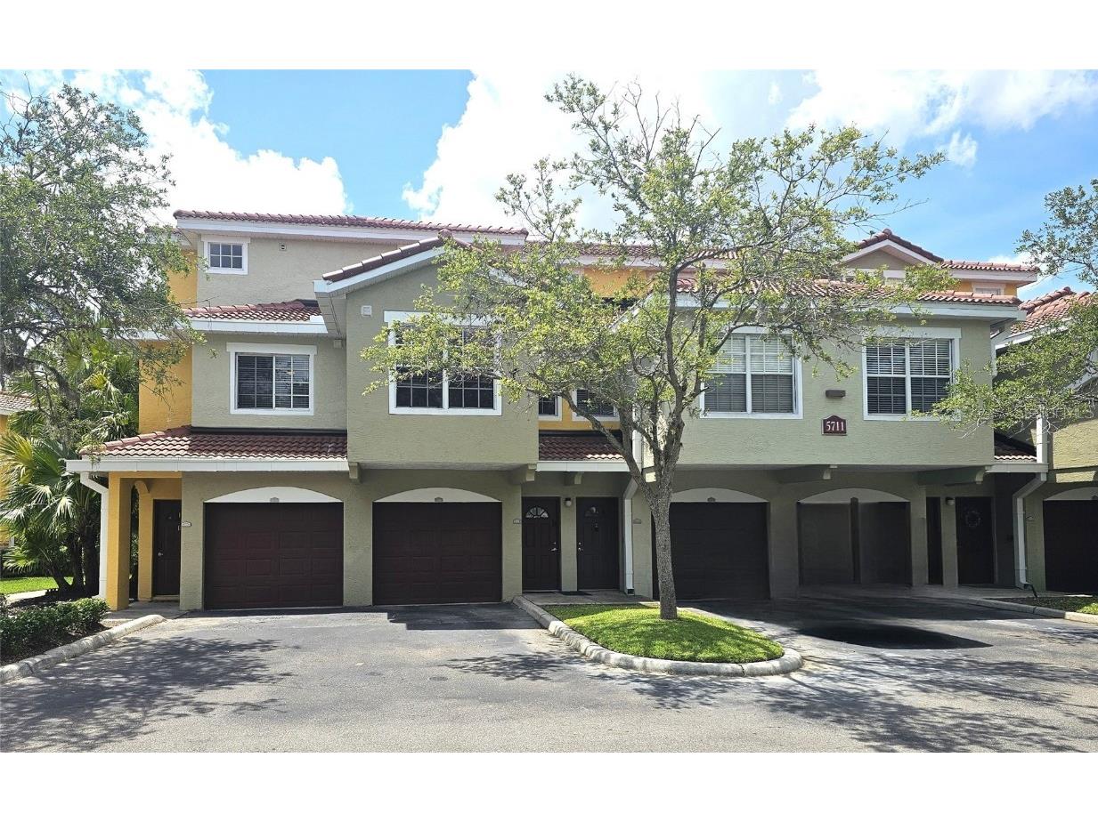 5711 Bentgrass Drive #19-203 Sarasota FL 34235 A4654485 image1