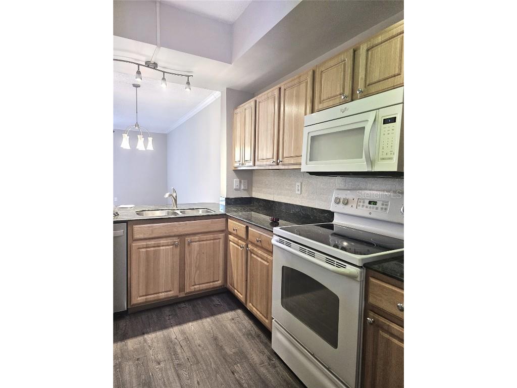 5711 Bentgrass Drive #19-203 Sarasota FL 34235 A4654485 image15