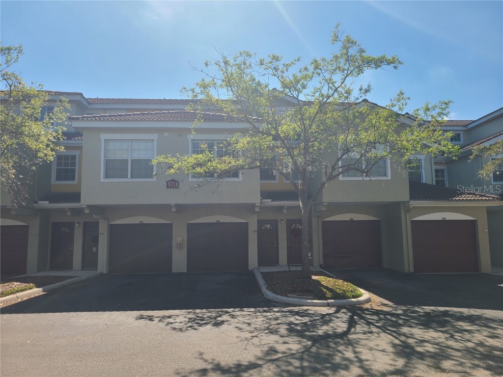 5711 Bentgrass Drive #19-204 Sarasota FL 34235 A4562581 image1