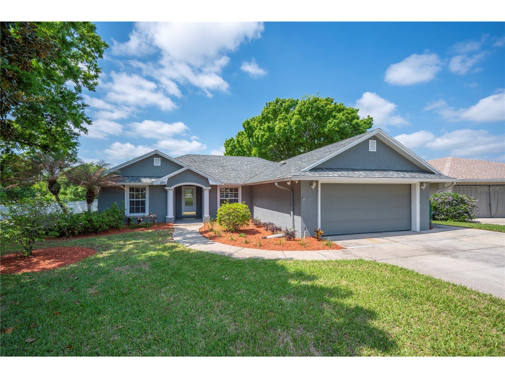 5711 Manchester Drive E Lakeland FL 33810 L4960631 image1