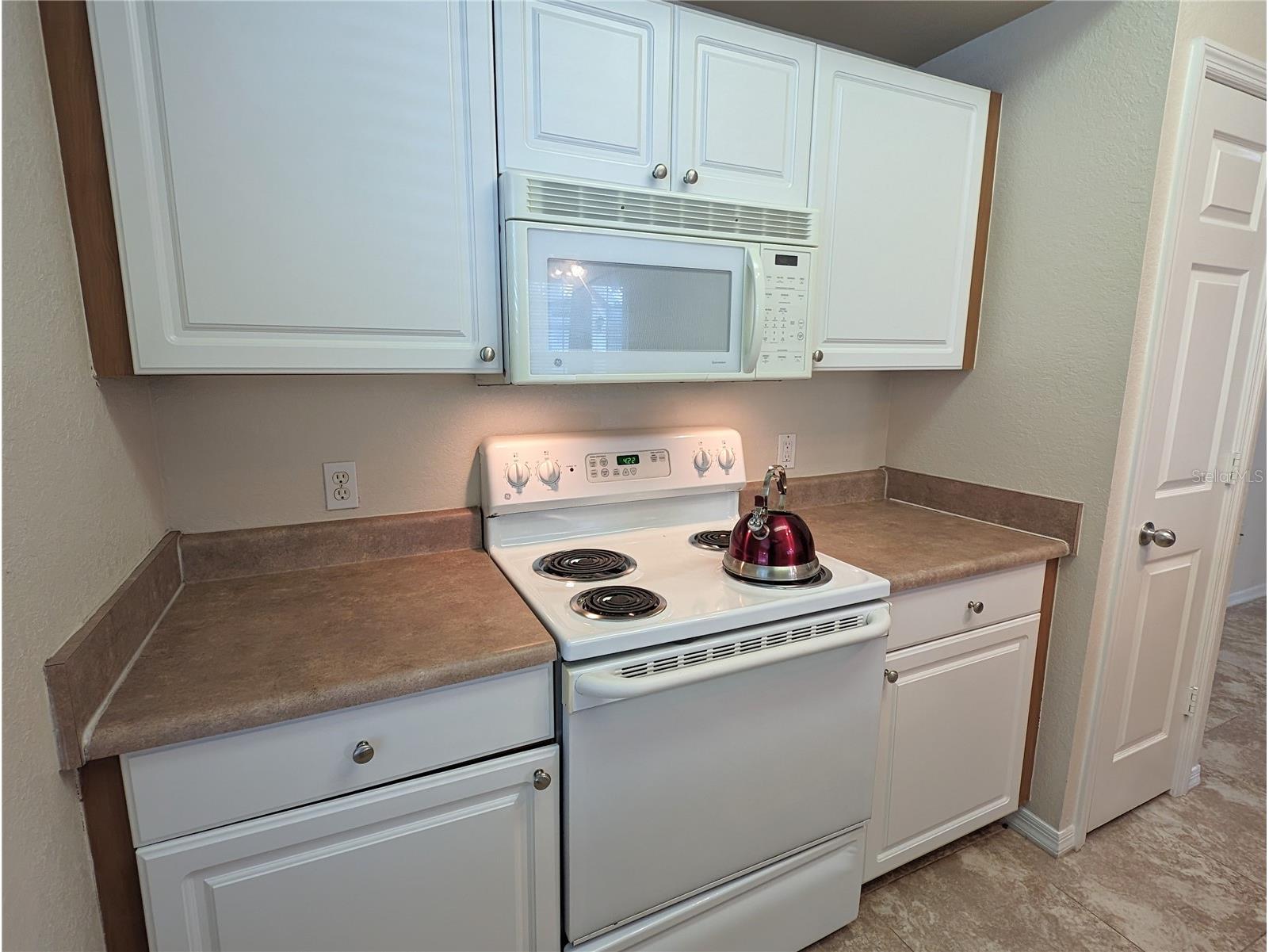 5711 Soldier Circle # 102 Sarasota FL 34233 A4690766 image8
