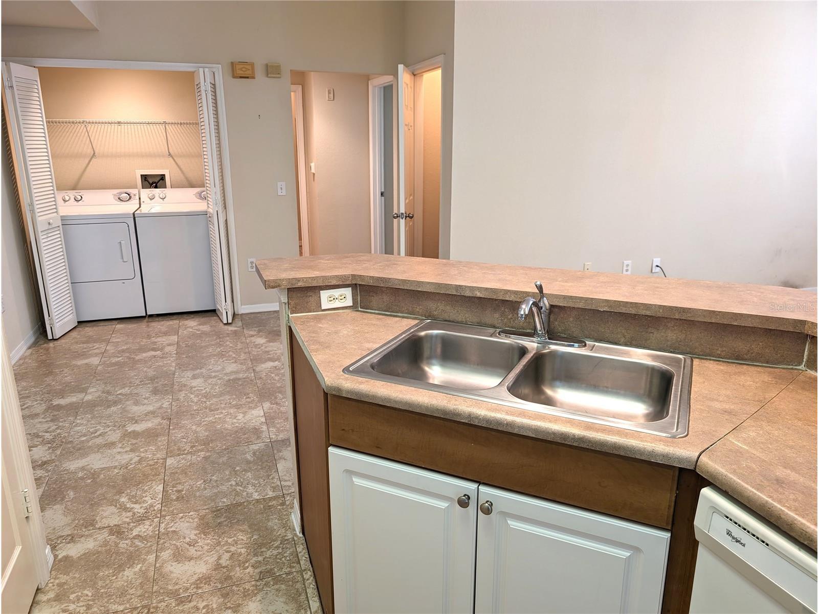 5711 Soldier Circle # 102 Sarasota FL 34233 A4690766 image9