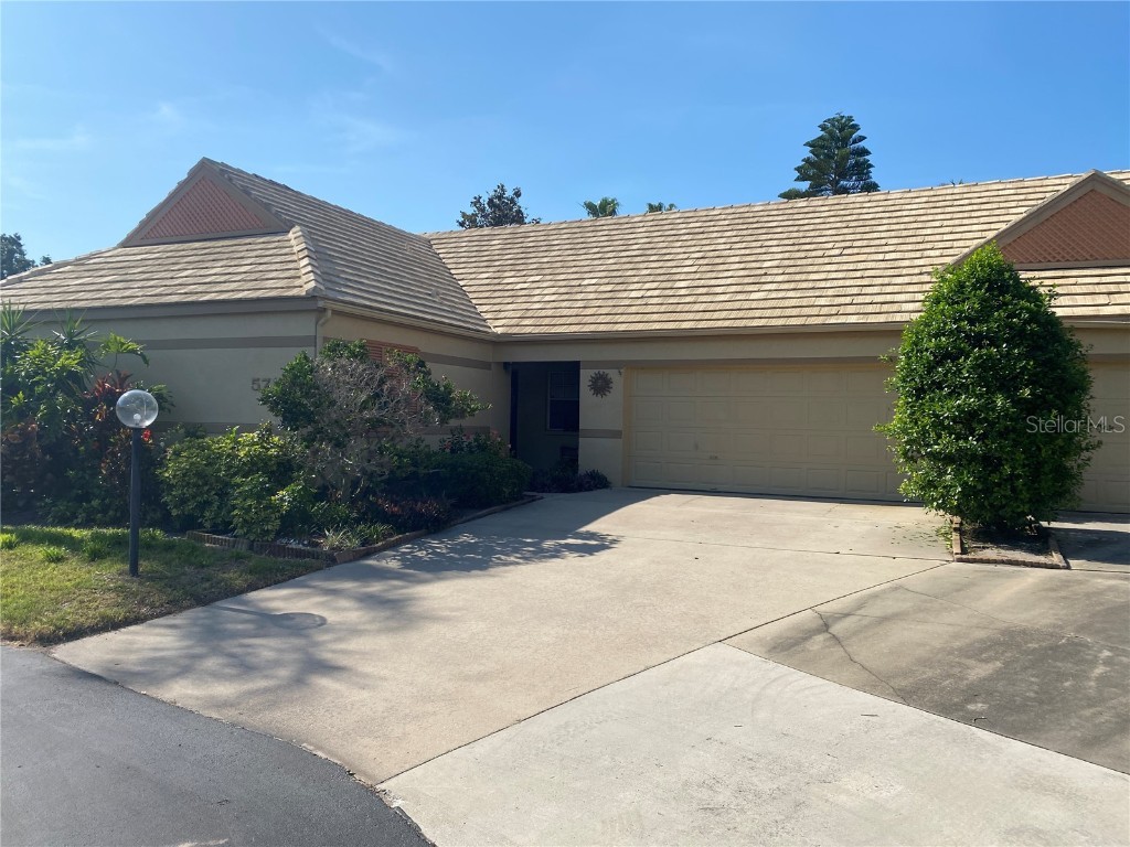 5712 34th Court W Bradenton FL 34210 A4650158 image1