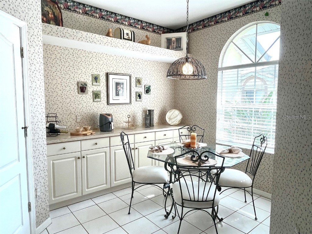 5712 Cottonwood Street Bradenton FL 34203 A4641249 image8