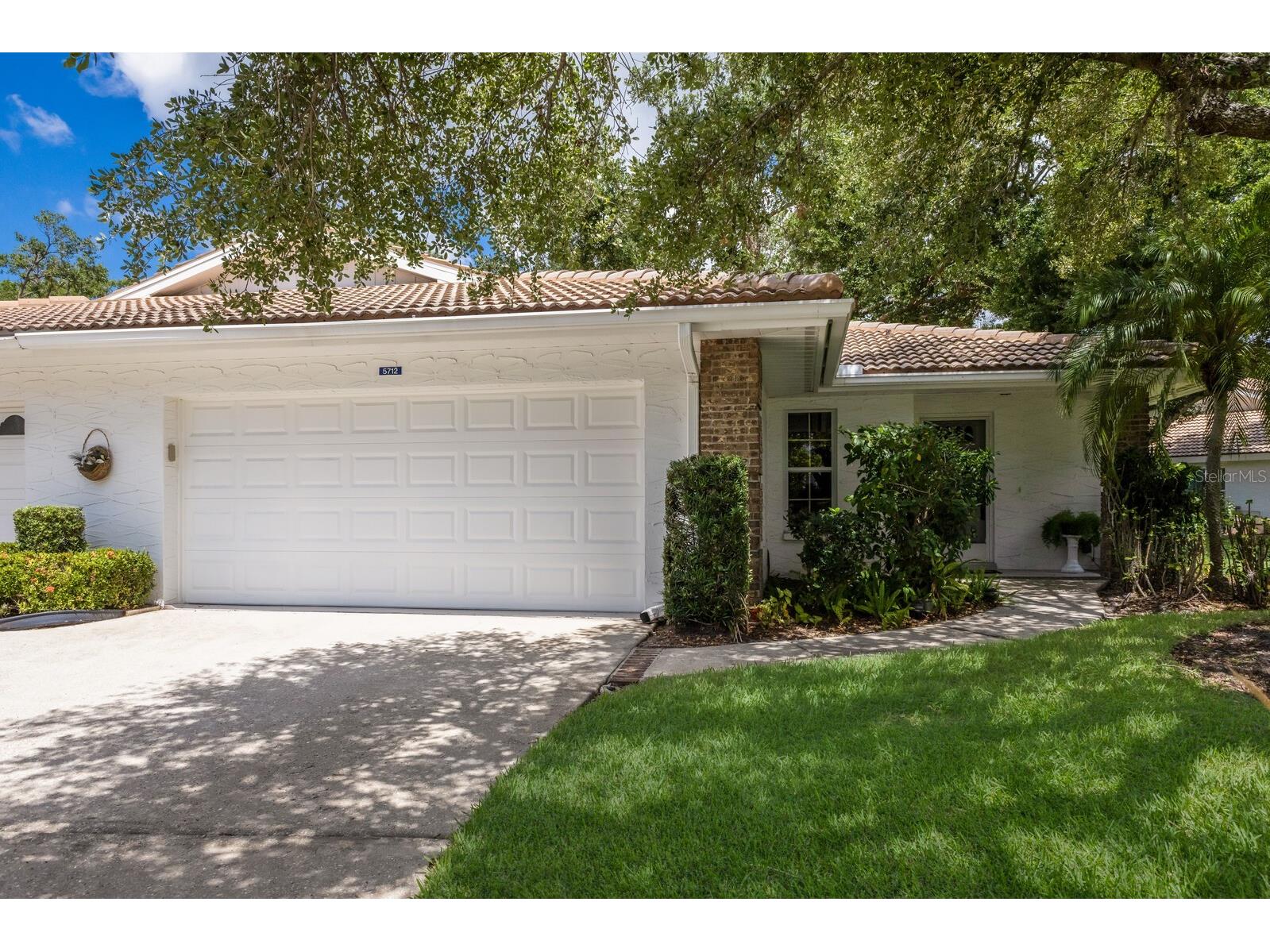 5712 Garden Lakes Drive Bradenton FL 34203 A4652635 image1