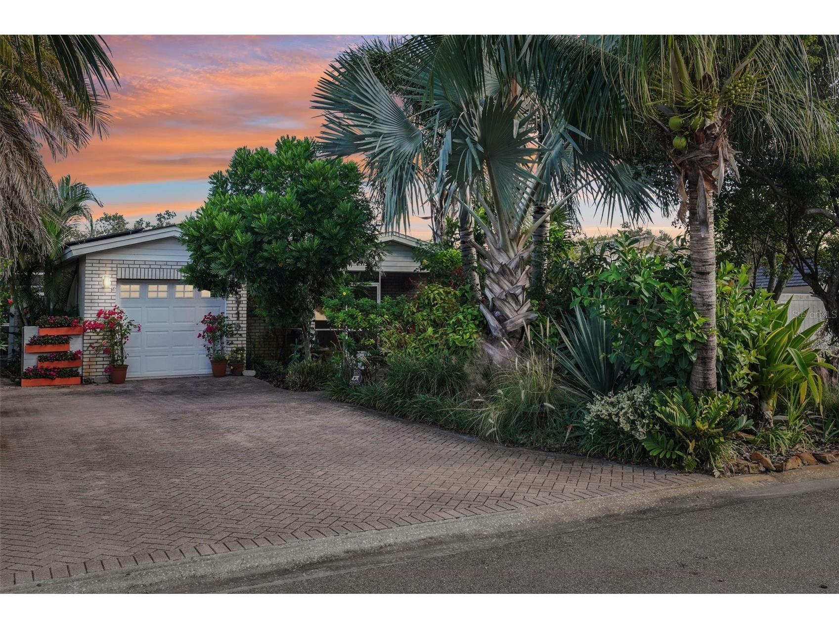 5715 4th Avenue N Saint Petersburg FL 33710 TB8438496 image1