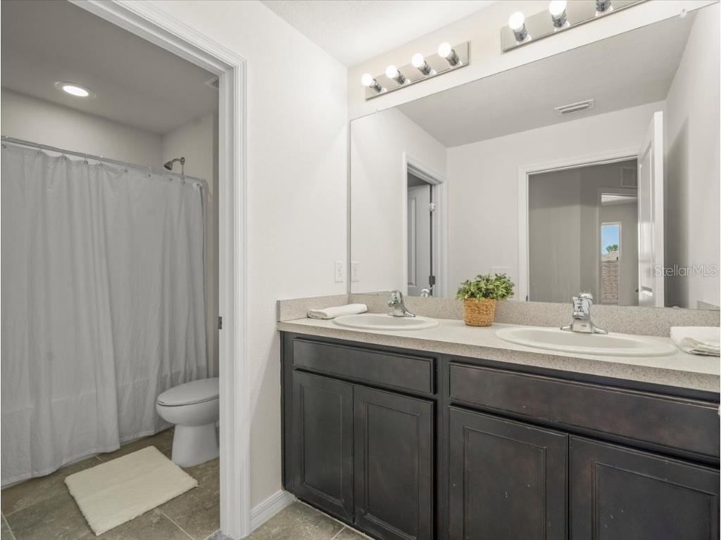 5715 Hevena Court Palmetto FL 34221 W7877721 image52