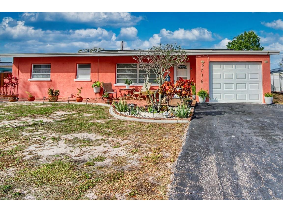 5716 23rd Street W Bradenton FL 34207 A4596916 image1