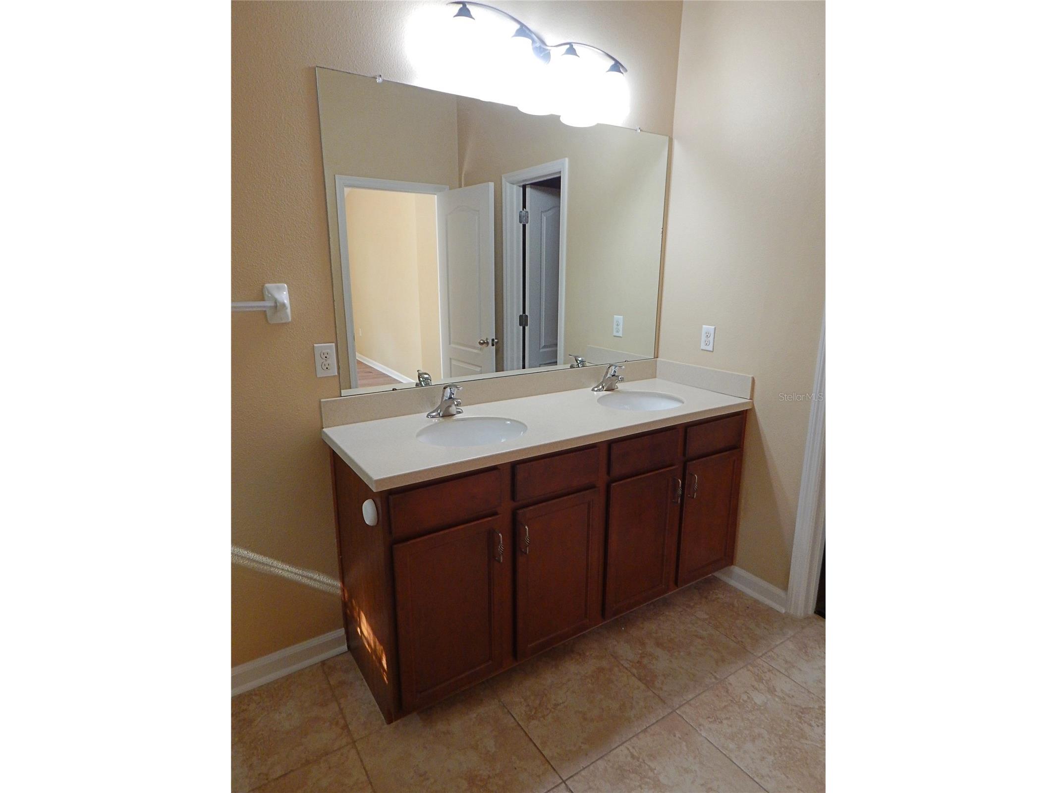 5716 Kingletsound Place Lithia FL 33547 TB8493347 image14