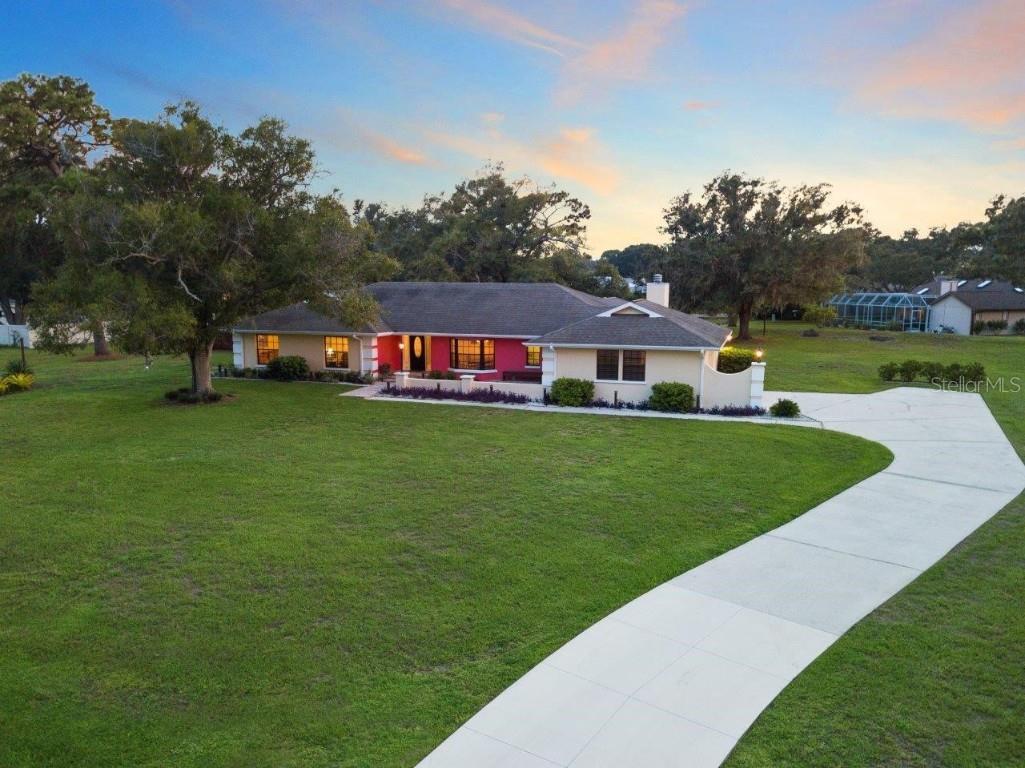 5719 Ravenwood Dr Sarasota FL 34243 A4581399 image1