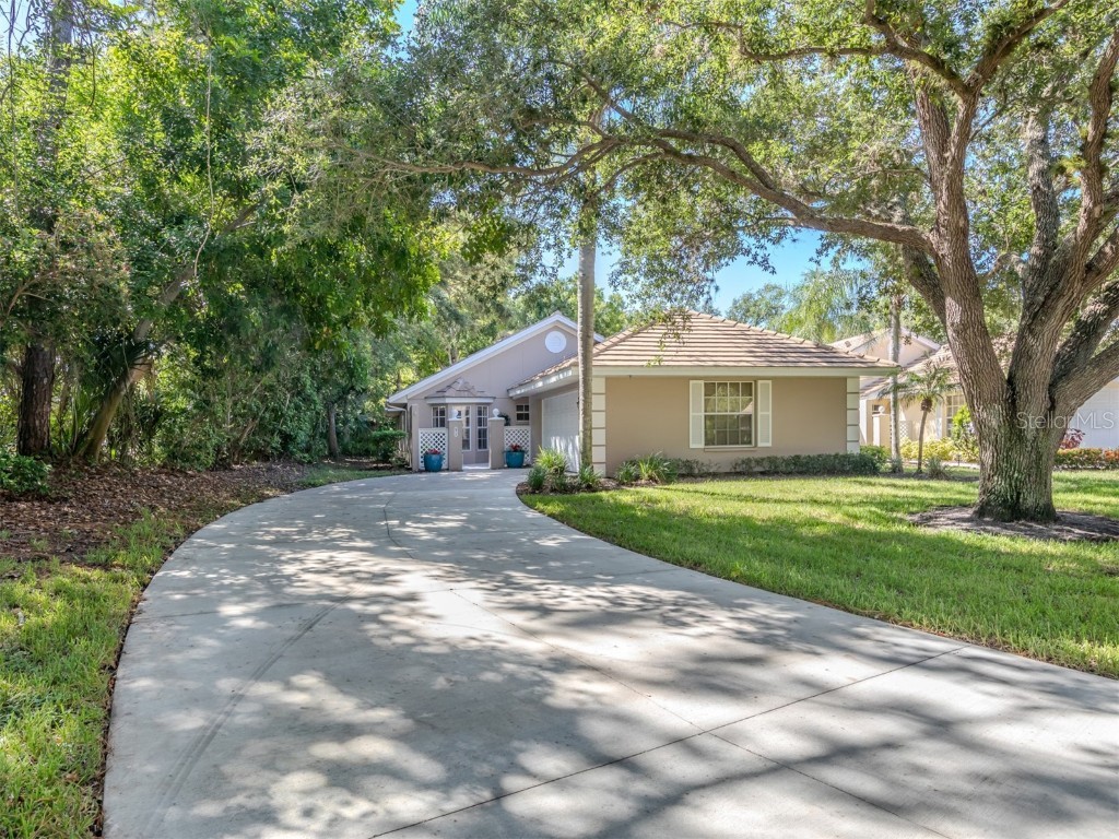 572 Clubside Circle #34 Venice FL 34293 N6133925 image1