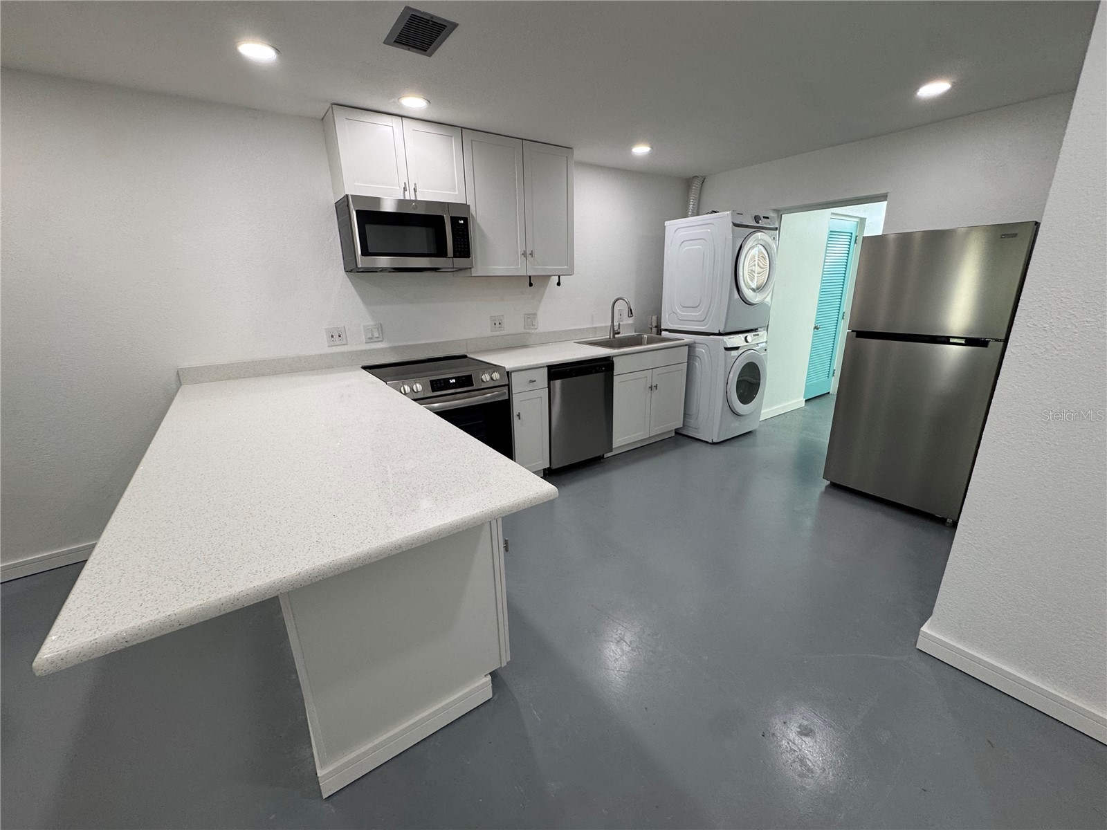 5720 13th Avenue N #106B Saint Petersburg FL 33710 TB8493237 image10