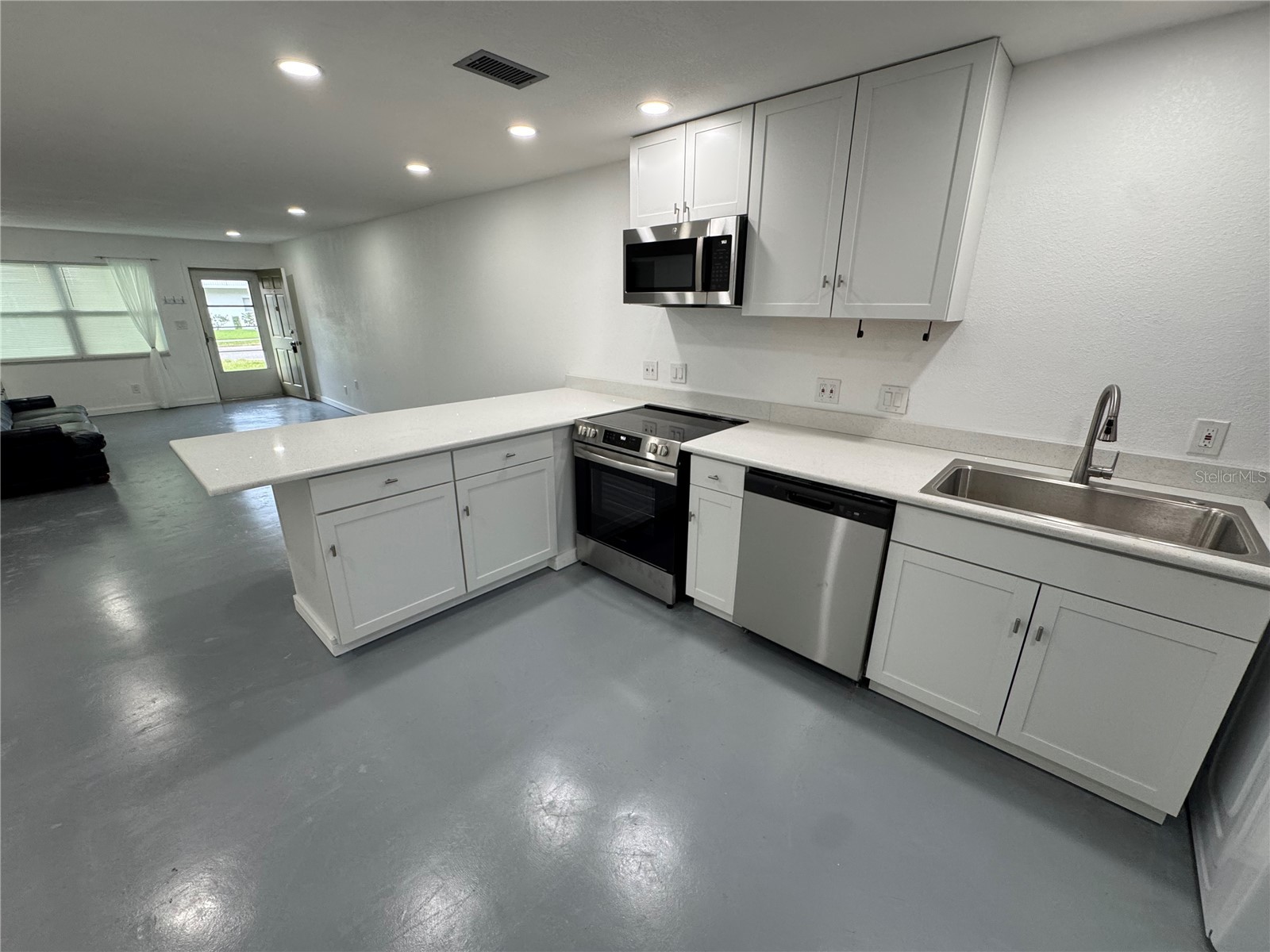 5720 13th Avenue N #106B Saint Petersburg FL 33710 TB8493237 image28