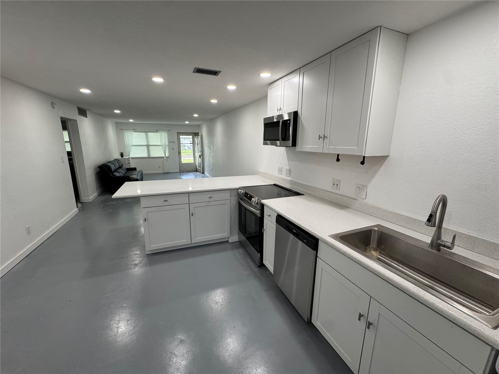 5720 13th Avenue N #106B Saint Petersburg FL 33710 TB8493237 image4